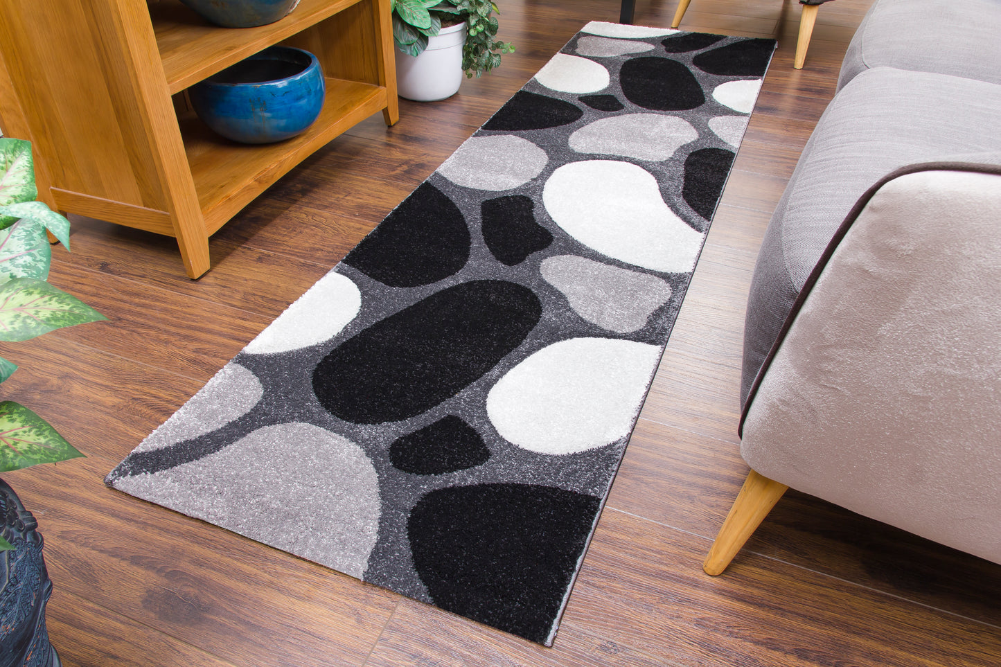 Tempo Pebbles Hall Runner Black